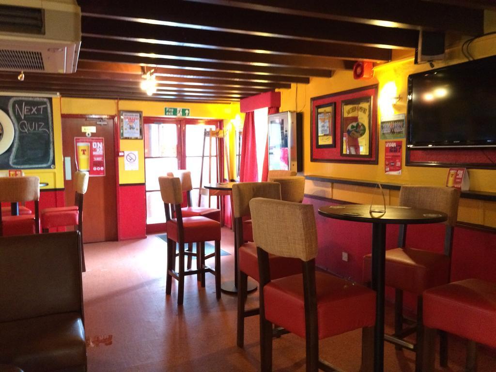 The Famous Star Hotel Moffat Extérieur photo