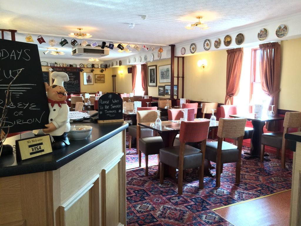 The Famous Star Hotel Moffat Extérieur photo