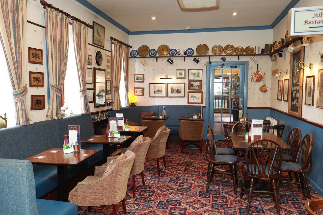 The Famous Star Hotel Moffat Extérieur photo