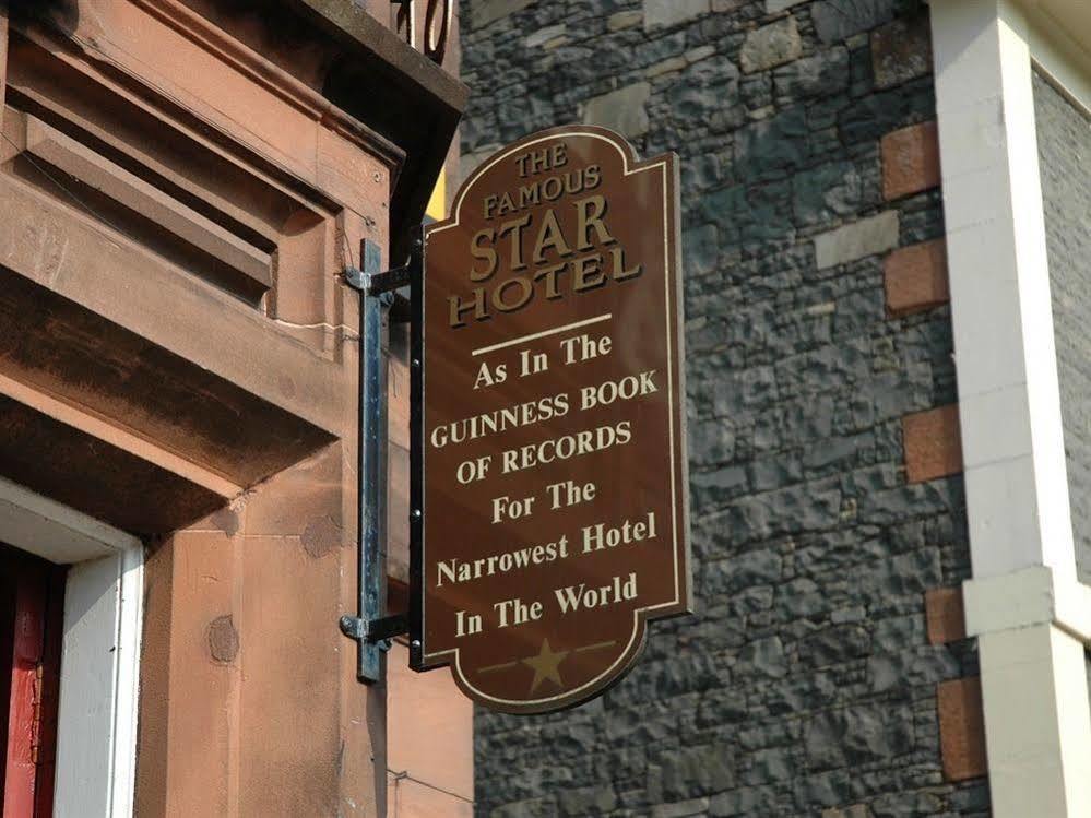 The Famous Star Hotel Moffat Extérieur photo